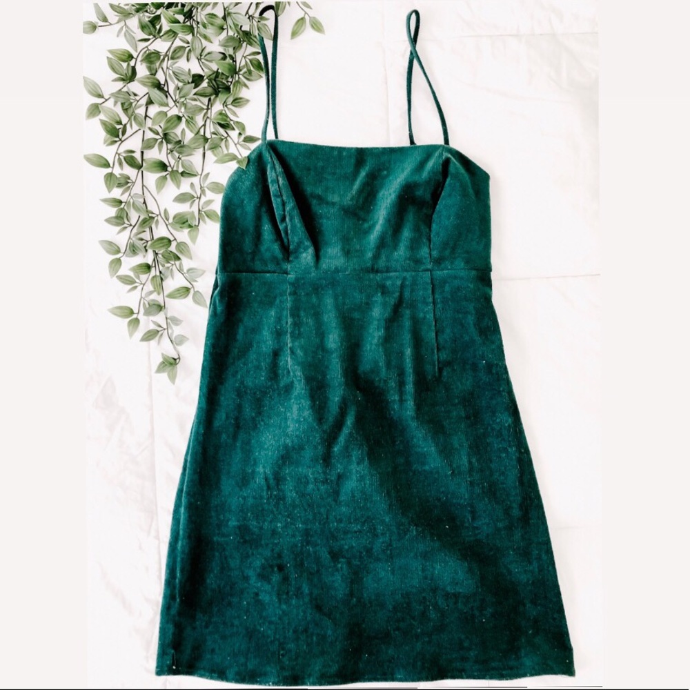 Pacsun forest green corduroy dress.